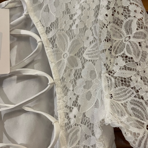 In The Style White Lace Dress - Picture 7 of 8